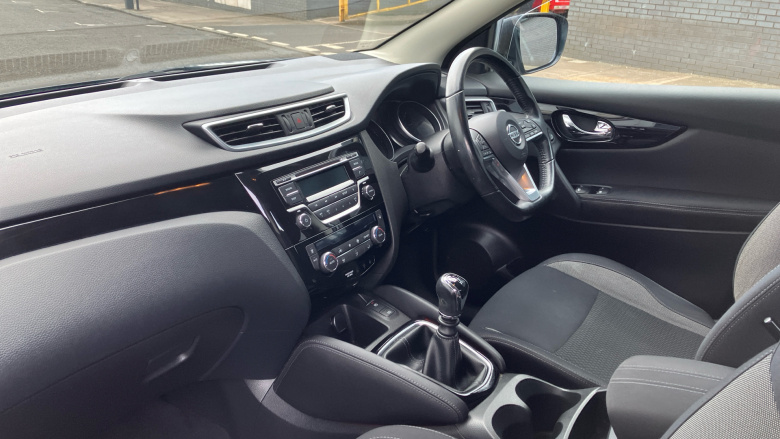 Nissan Qashqai 1.2 DiG-T Acenta 5dr Petrol Hatchback